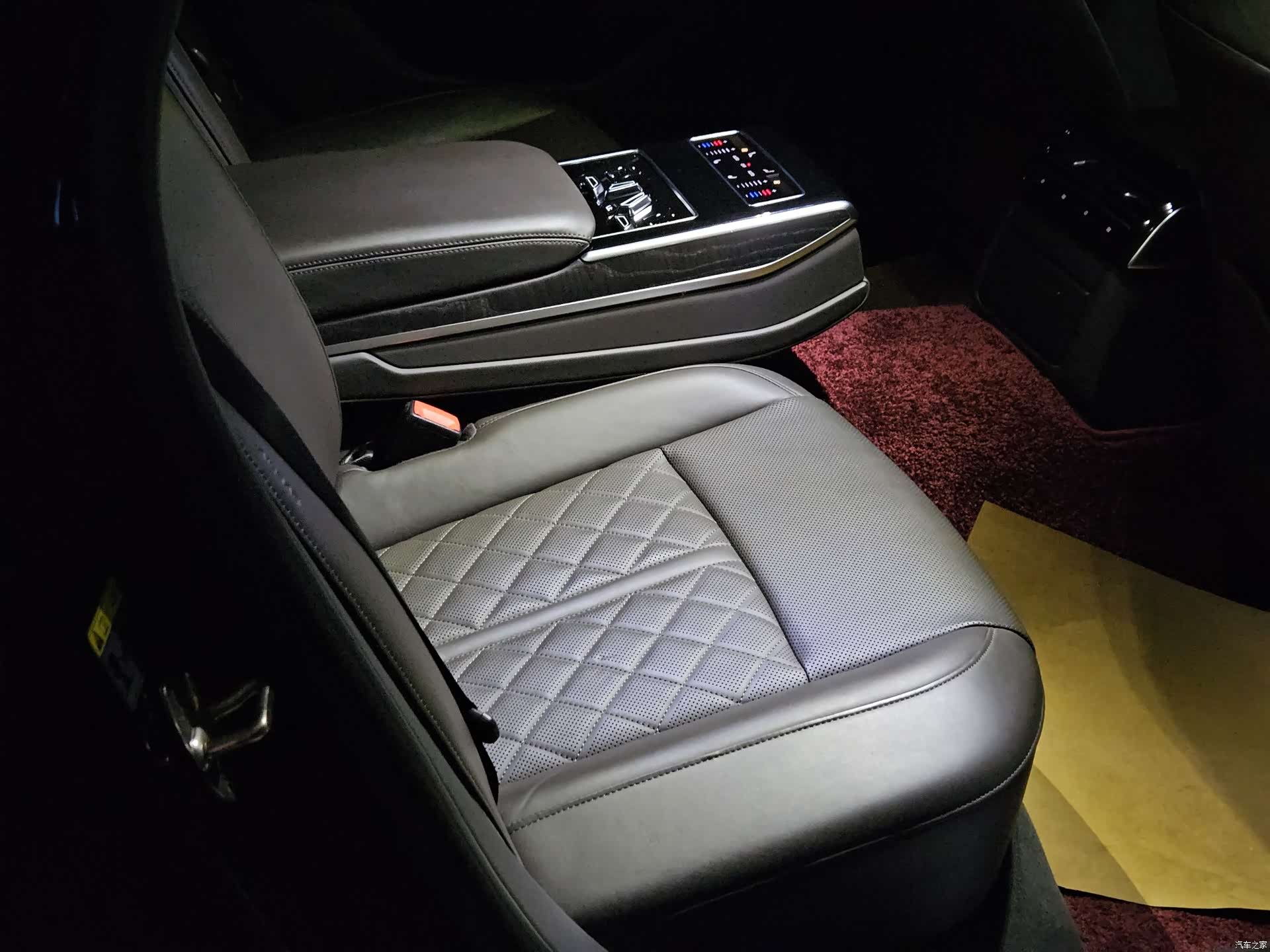 Audi A8L, 2022 17