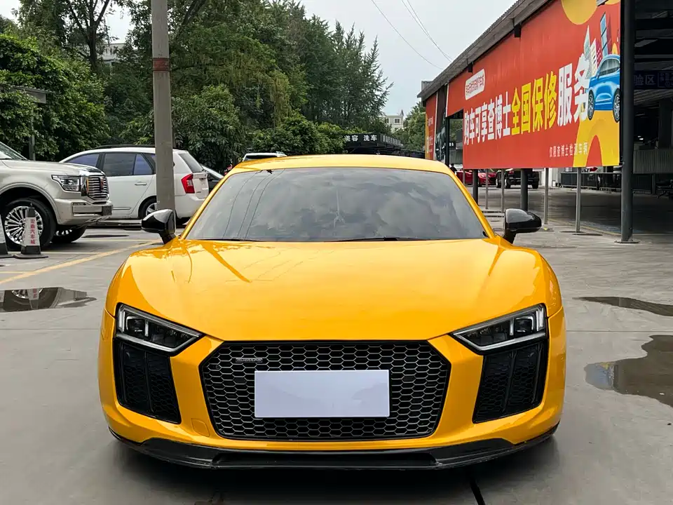 Audi R8