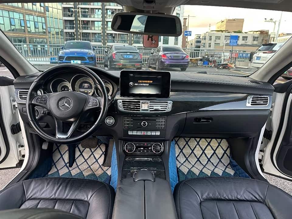 Mercedes-Benz CLS Mercedes-Benz CLS