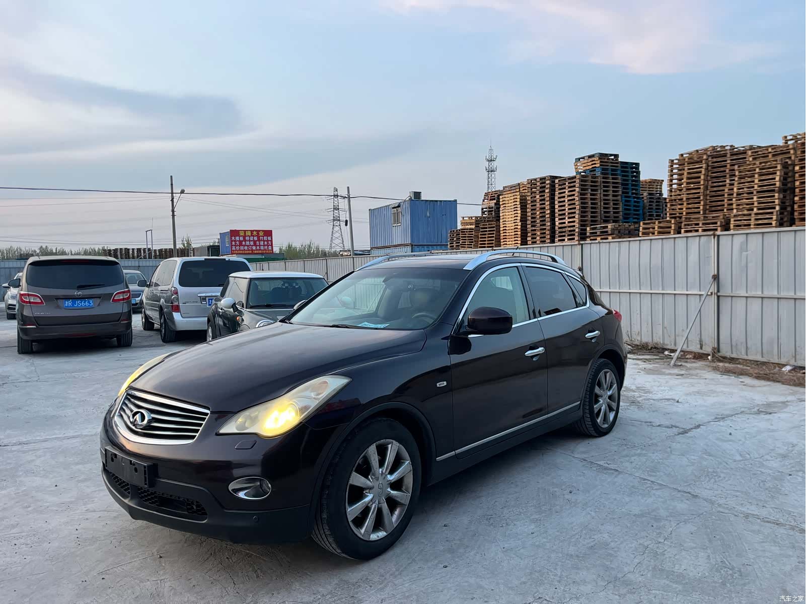 Infiniti EX25, 2011 1
