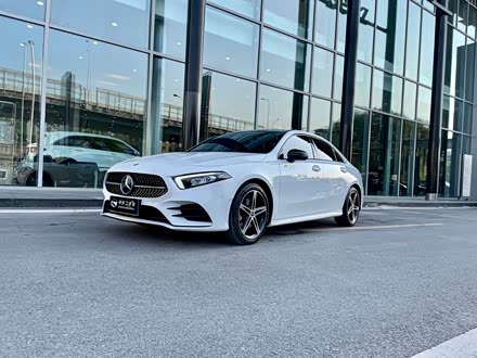 奔驰a级 2020款 a 220 l 4matic 运动轿车