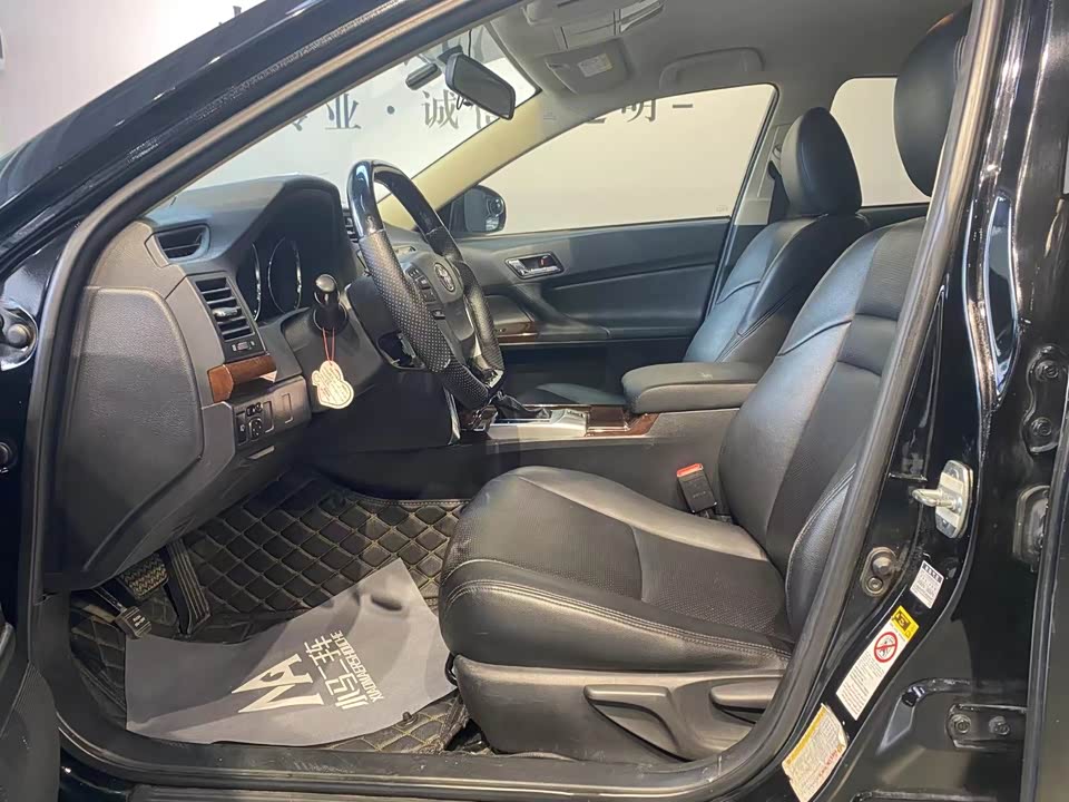 Toyota Reiz