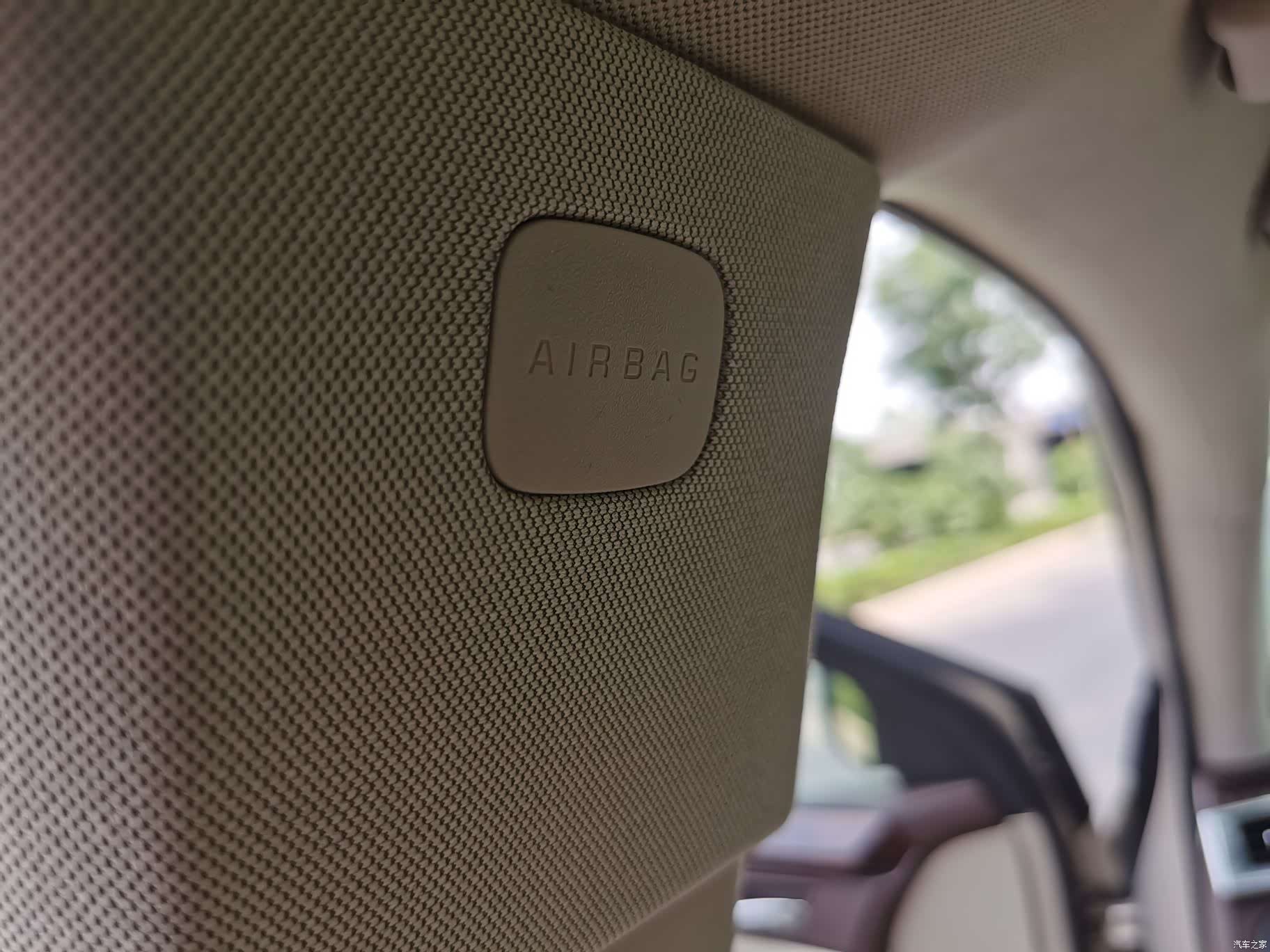 Cadillac SRX, 2011 31