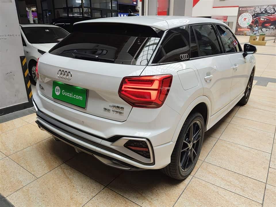 Audi Q2L