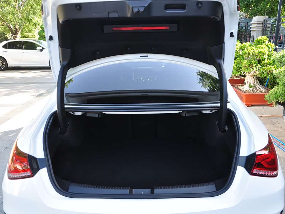 Mercedes-Benz CLA AMG