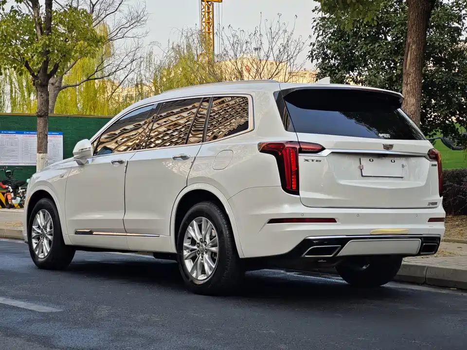 Cadillac XT6