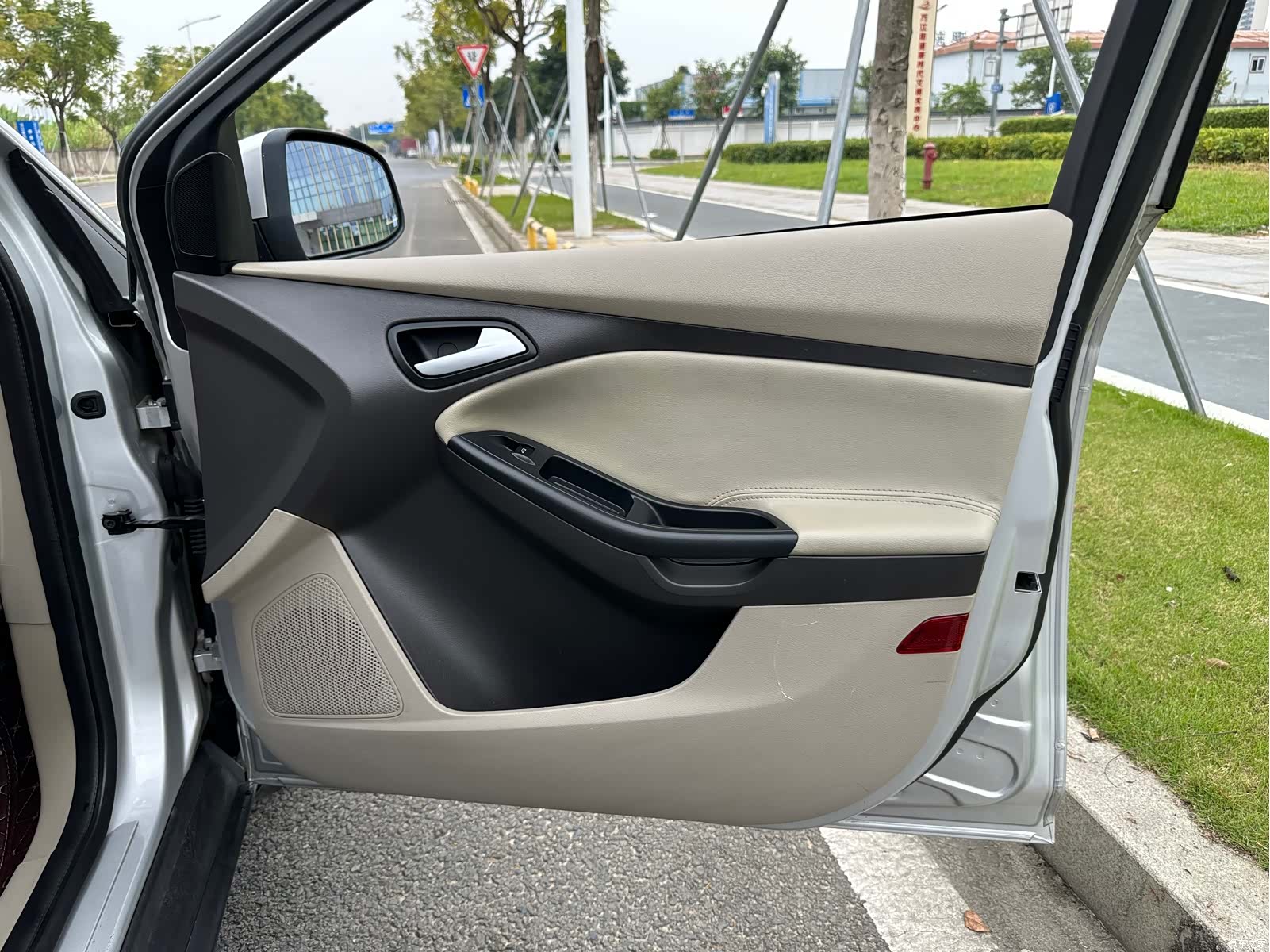 Ford Focus, 2012 25