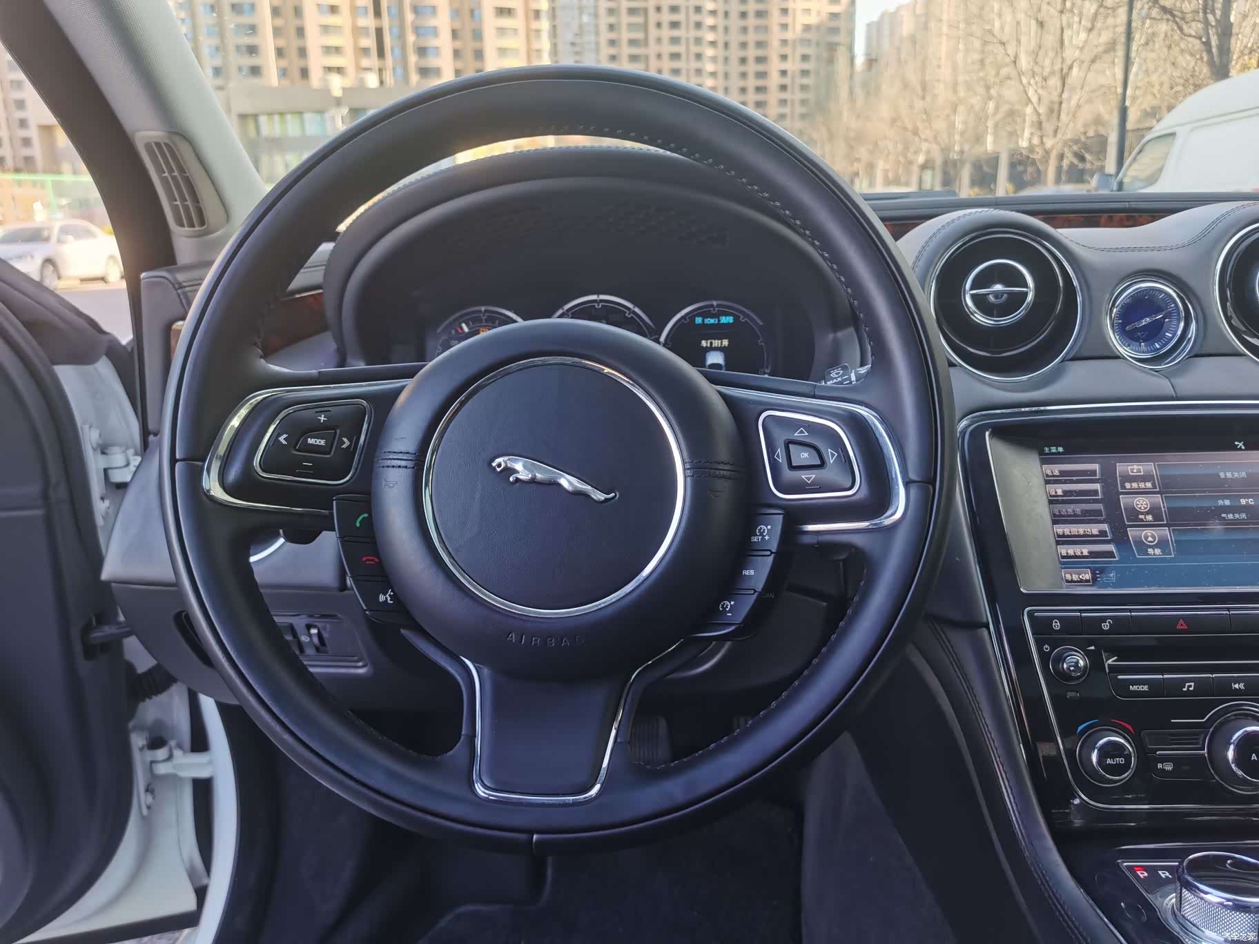 Jaguar XJ, 2011 25