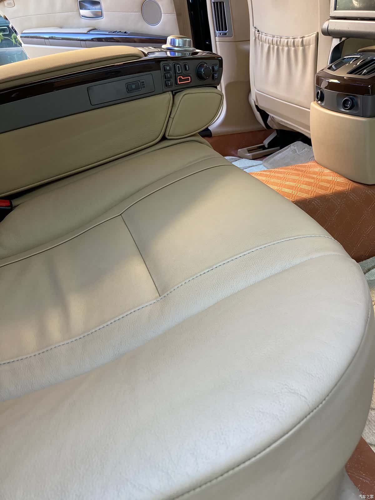 BMW 7 Series, 2009 12