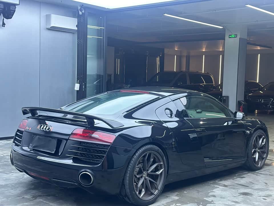 Audi R8