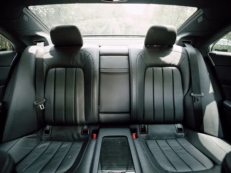 Mercedes-Benz CLS Mercedes-Benz CLS