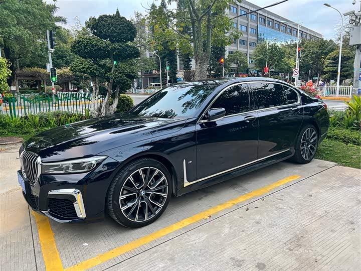 【厦门】宝马7系 2021款 740li 领先型 m运动套装_82.8000_二手车之家