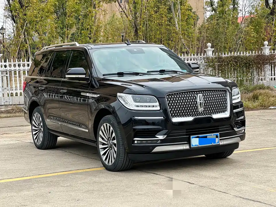Lincoln Navigator