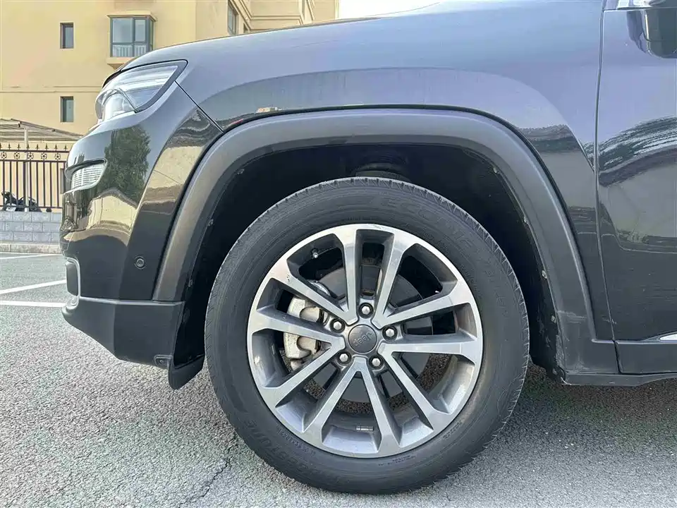 Jeep Grand Commander