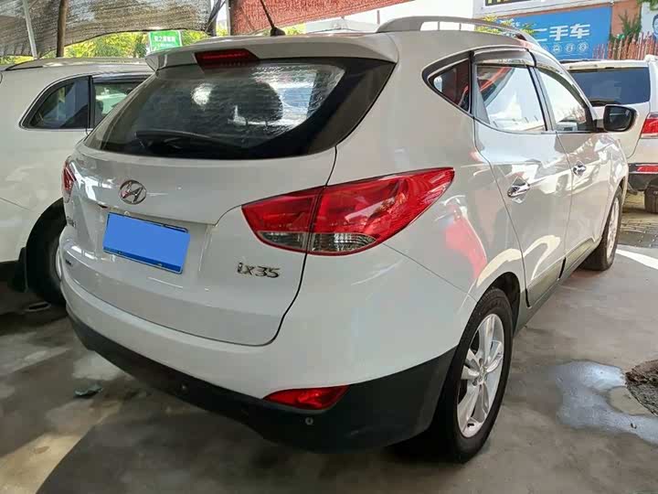 北京现代ix35 2010款 2.4l 自动两驱尊贵版gls