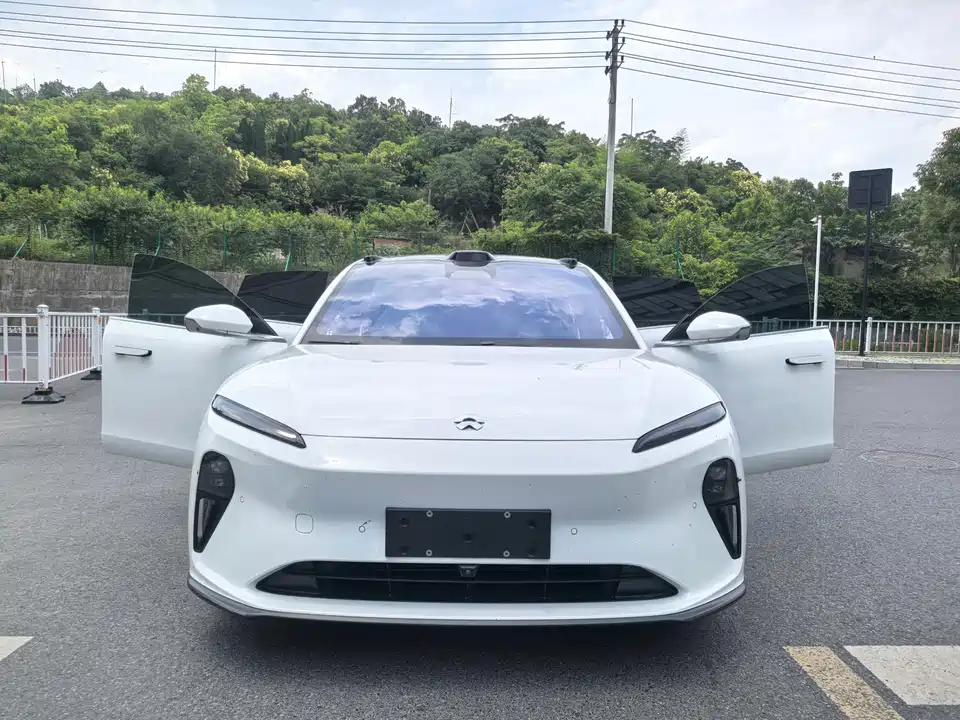 NIO ET5