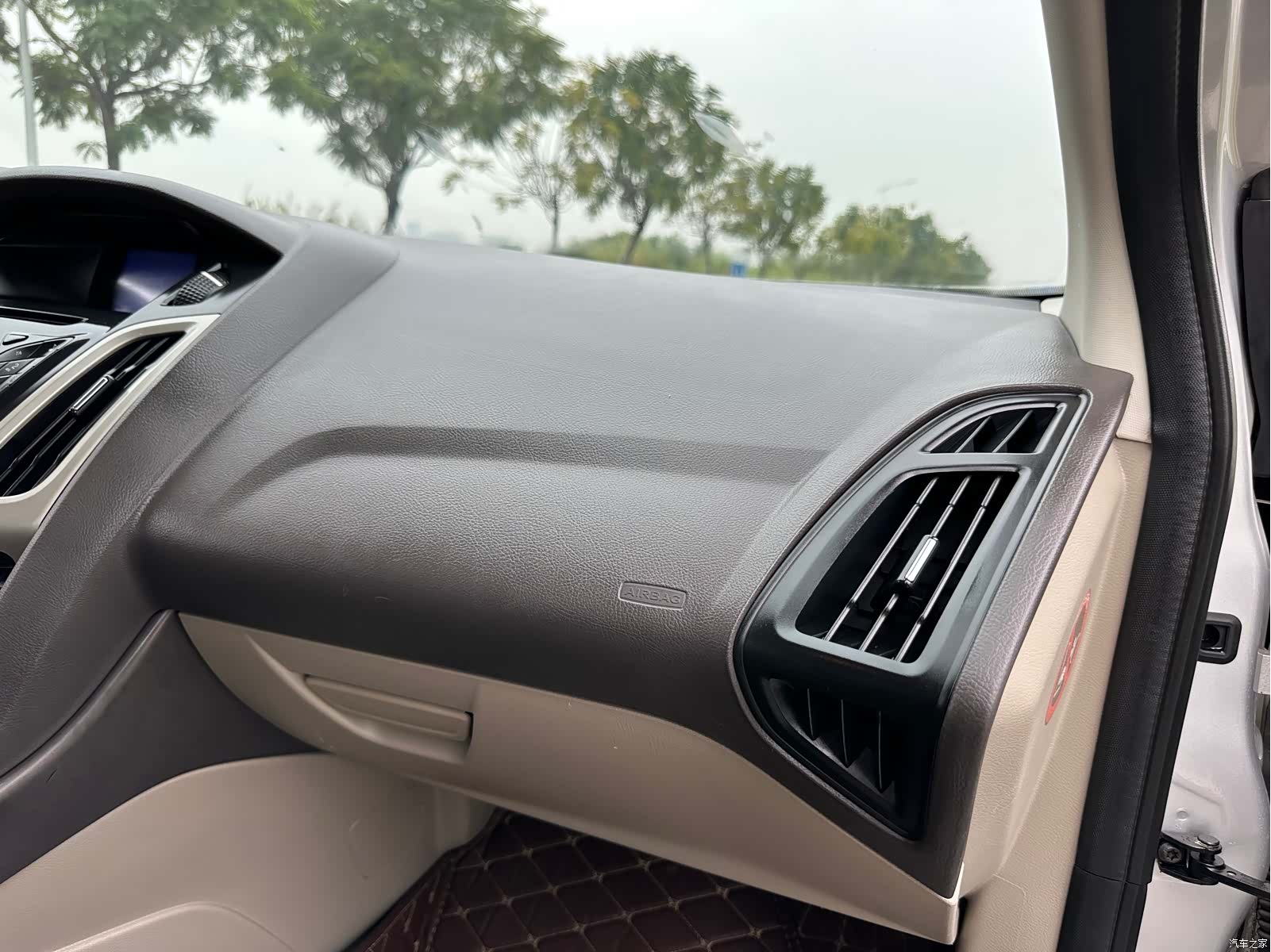 Ford Focus, 2012 23
