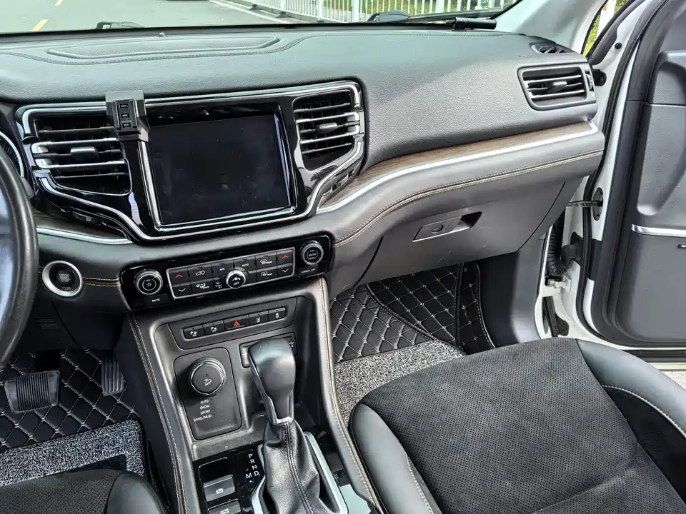 Jeep Grand Commander