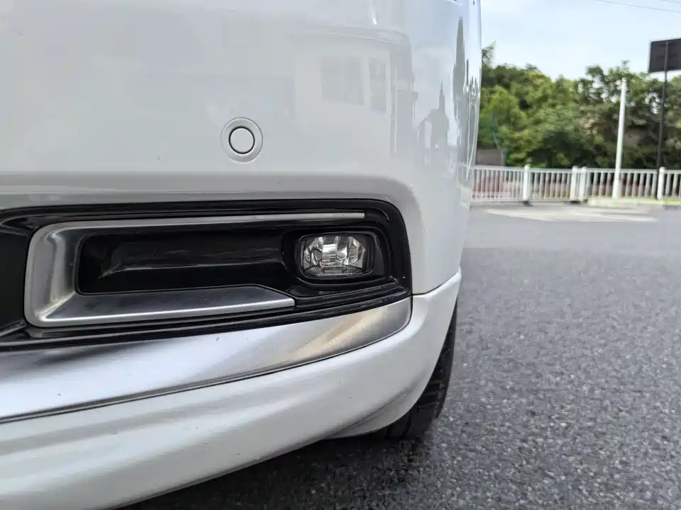 Jeep Grand Commander