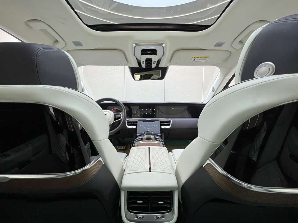 Hongqi E-HS9