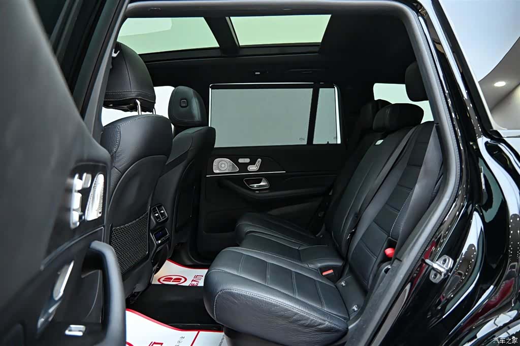 Mercedes-Benz GLS, 2023 11