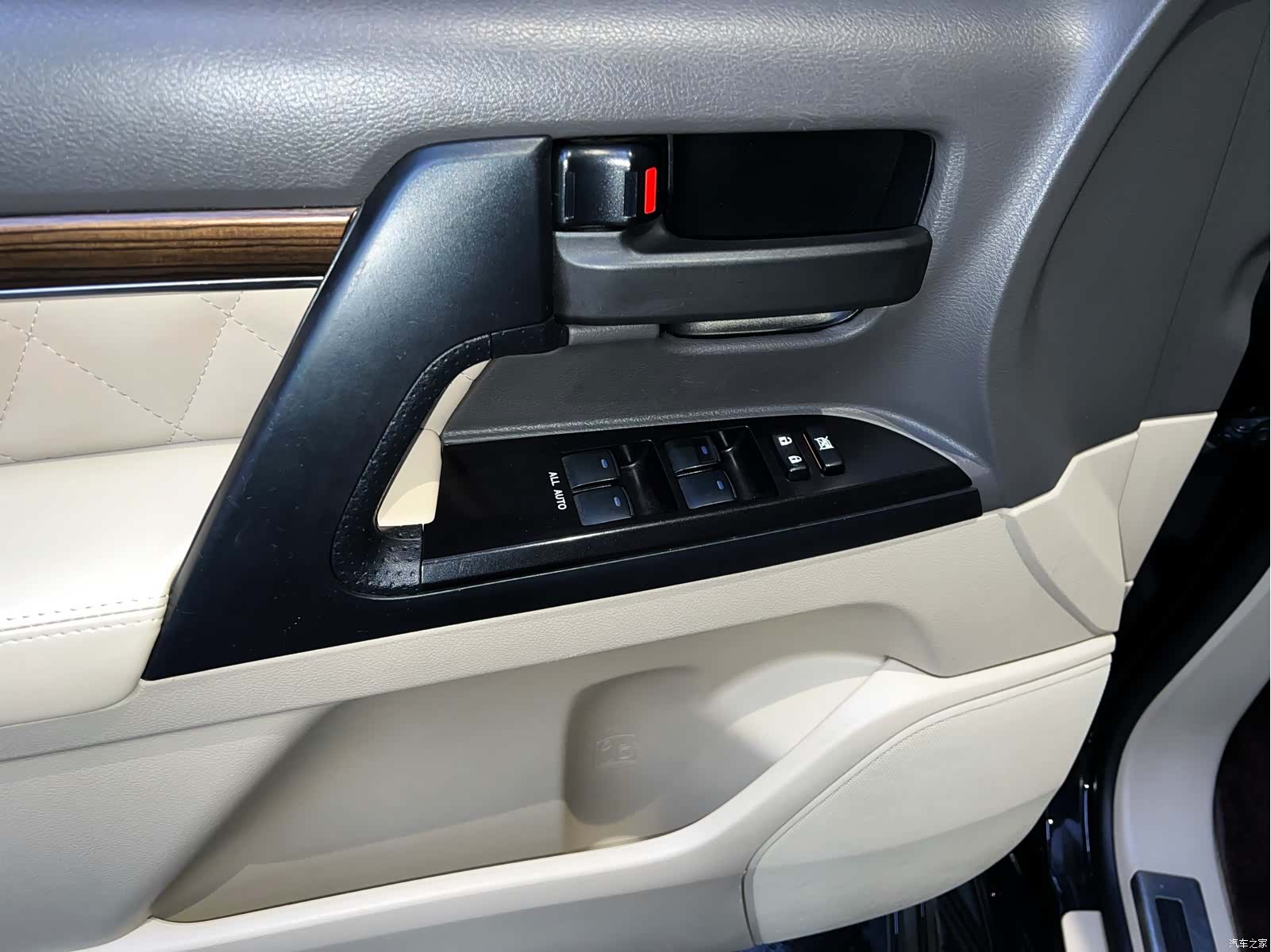 Toyota Land Cruiser, 2019 10