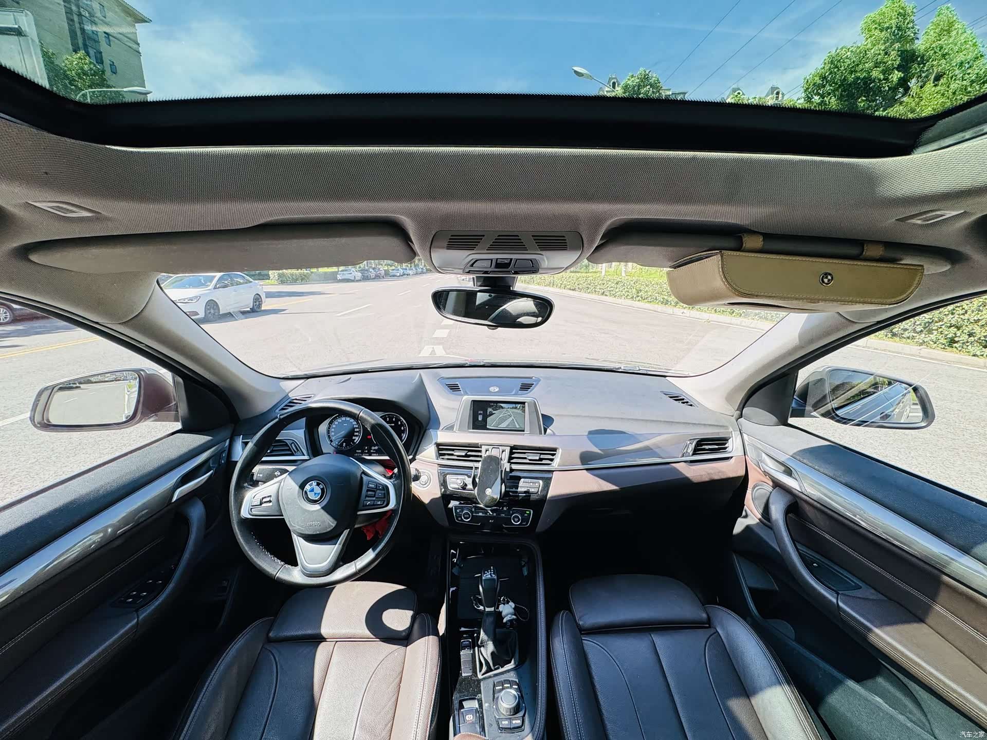 BMW X1, 2019 все фото