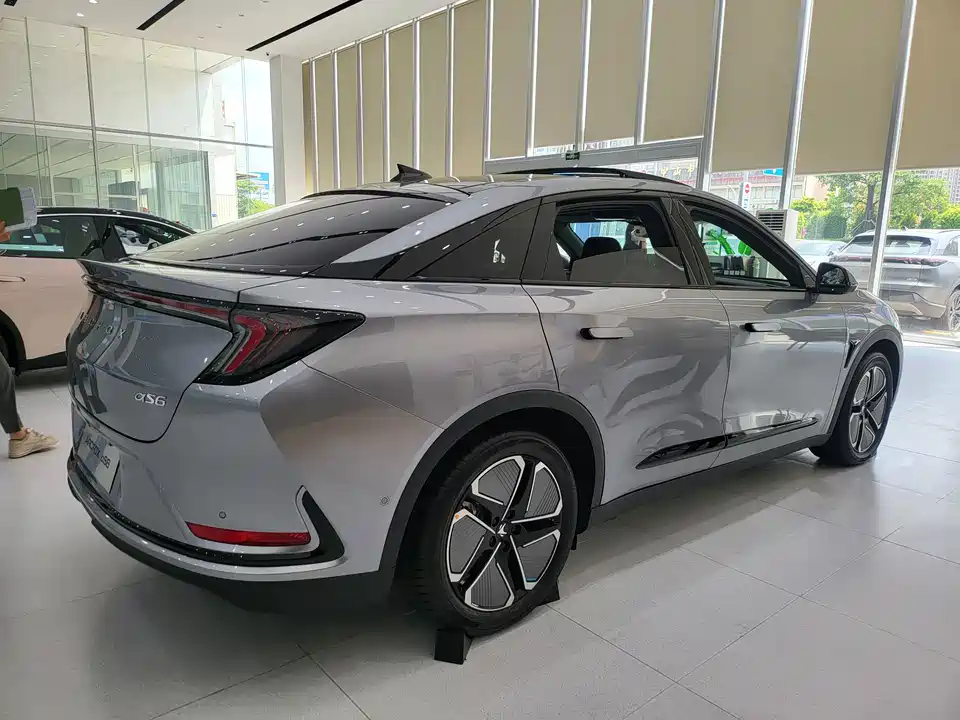 ARCFOX Polar Fox Alpha S6