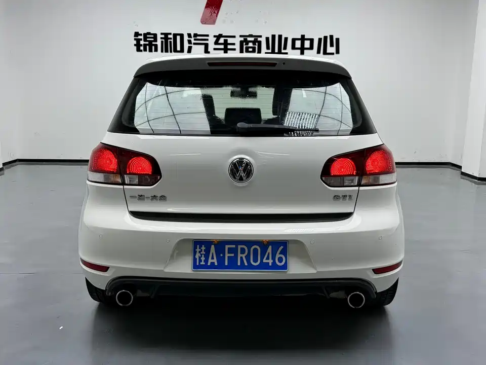 Volkswagen Golf GTI