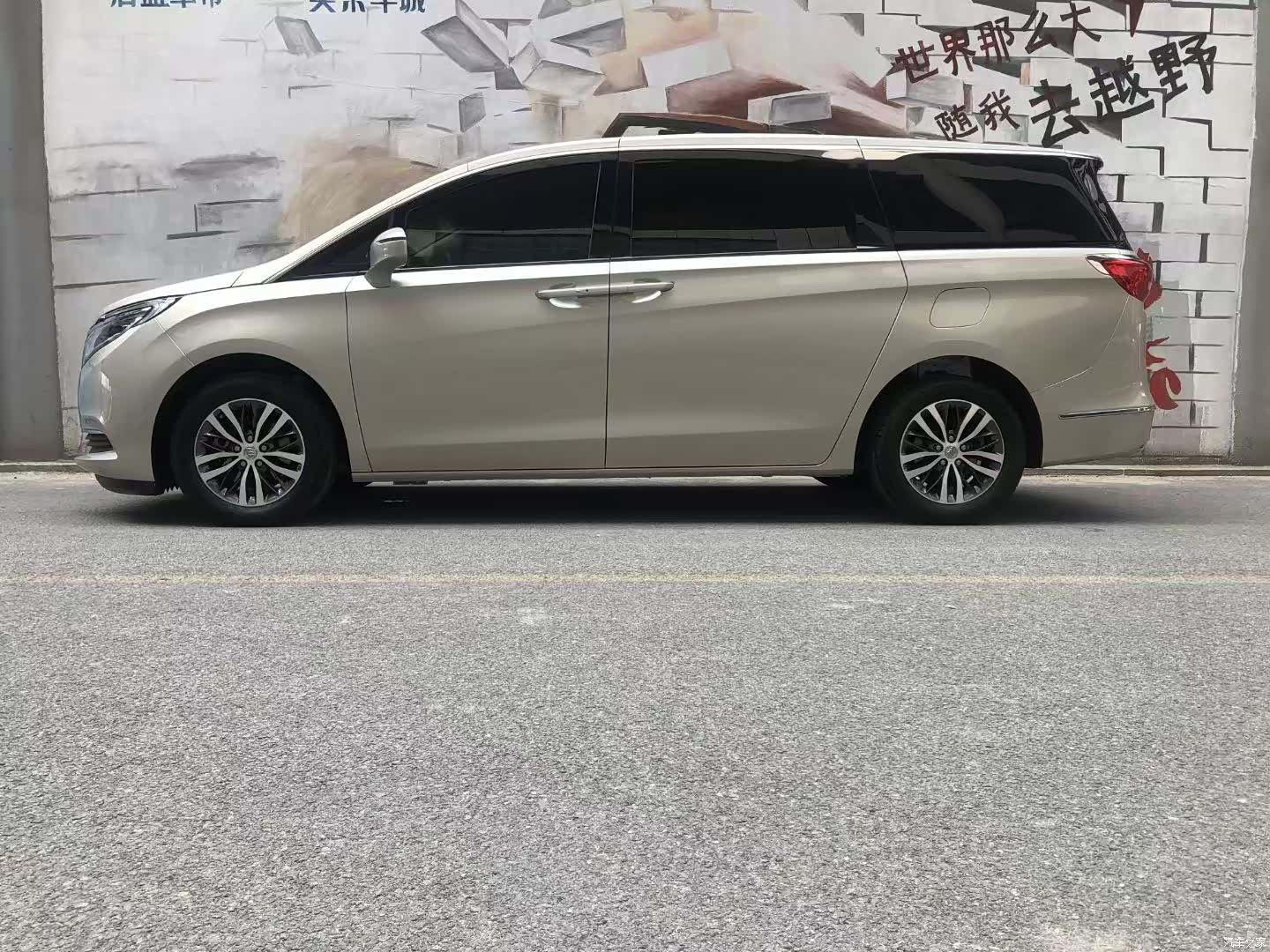 Buick GL8, 2020 3