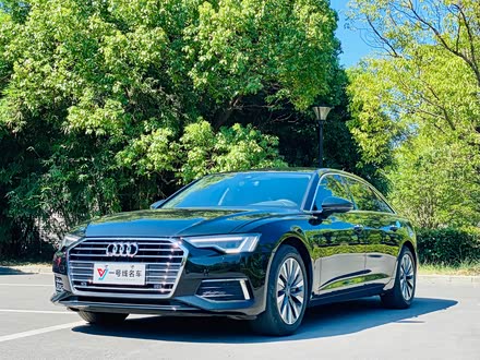 09万奥迪a3 2022款 a3l limousine 35 tfsi 时尚运动