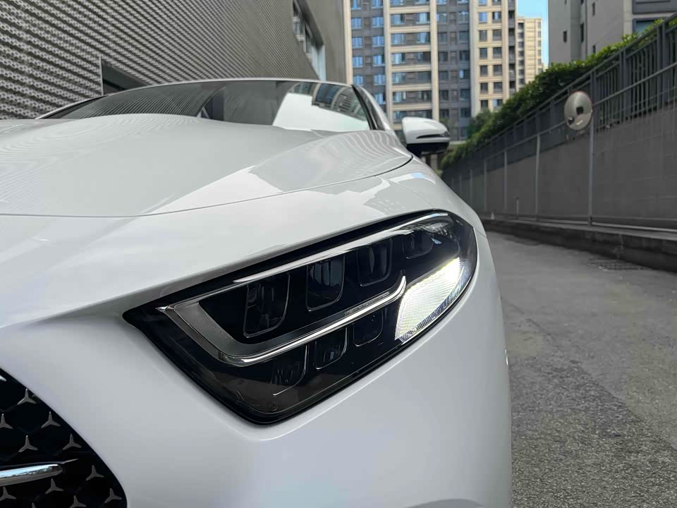 Mercedes-Benz CLS Mercedes-Benz CLS