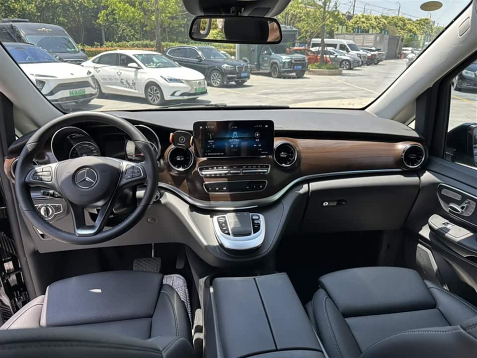 Mercedes-Benz V-class