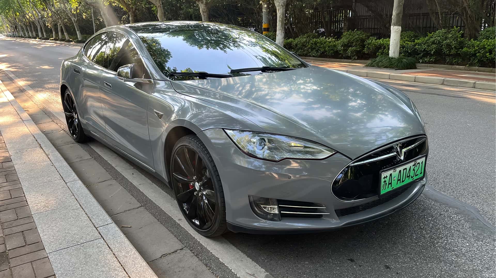 Tesla Model S, 2015 3