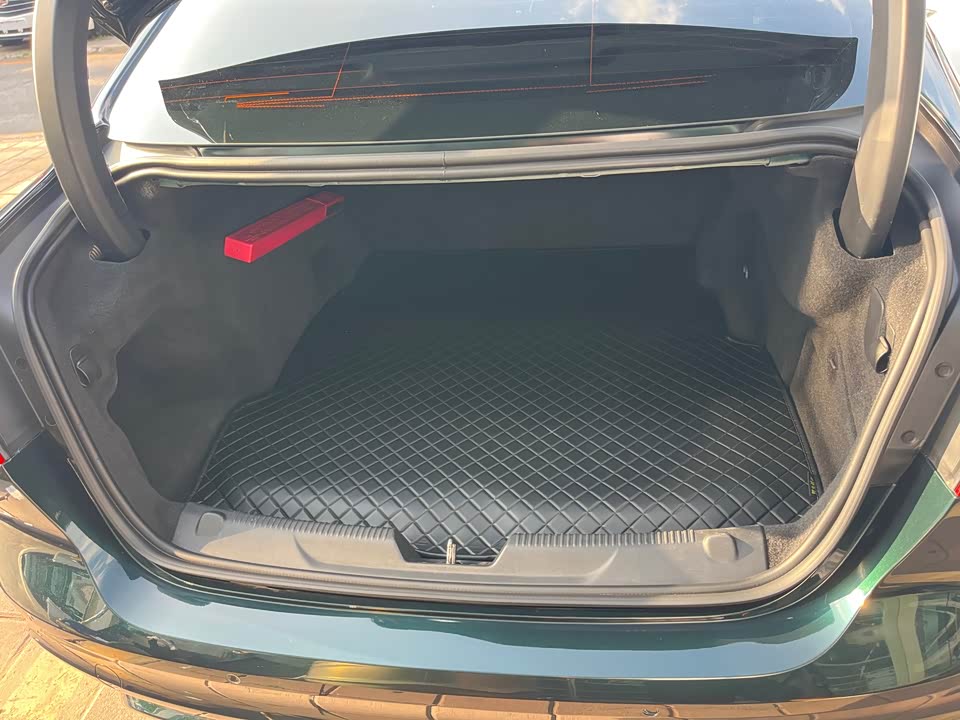 Jaguar XEL Jaguar XEL