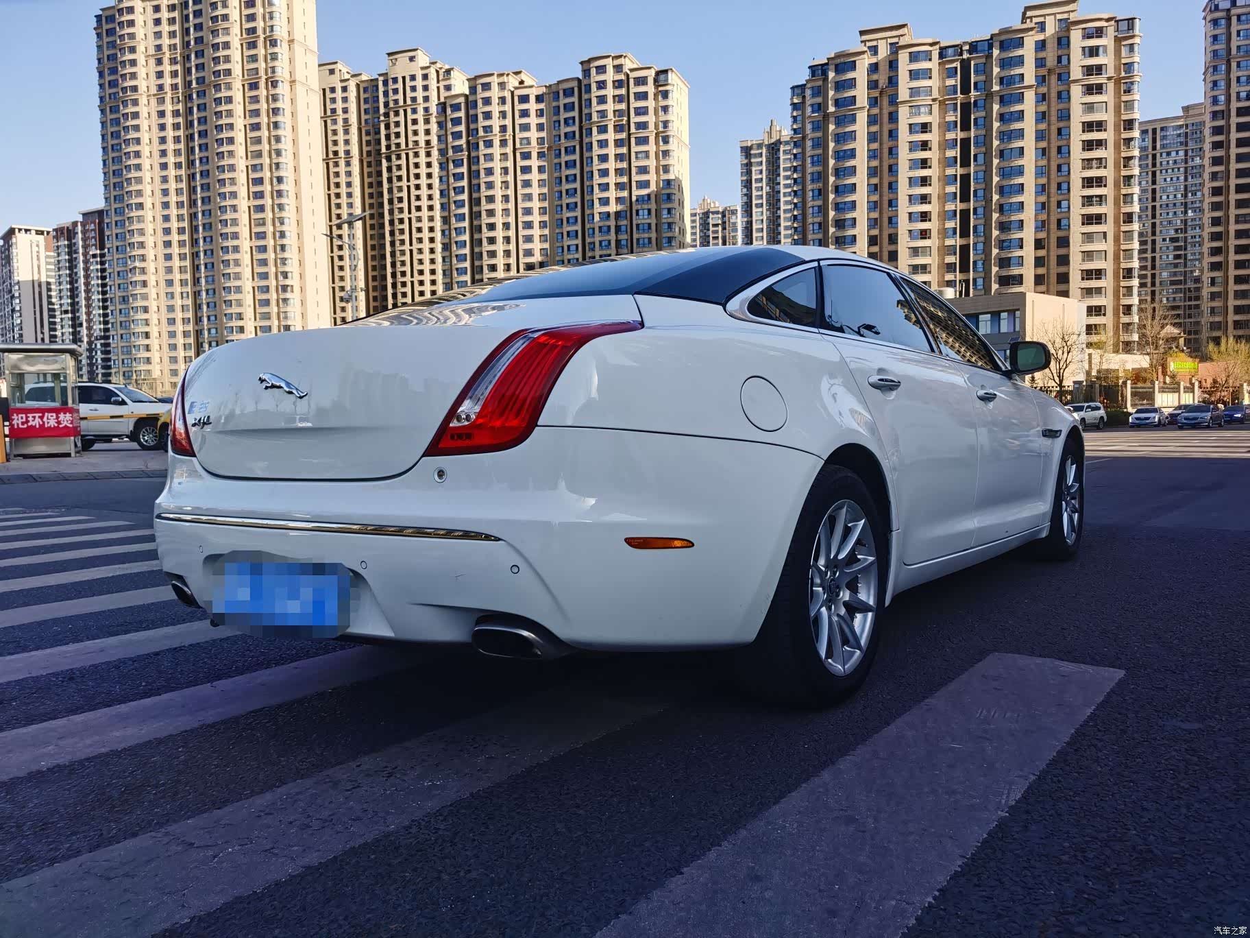 Jaguar XJ, 2011 7