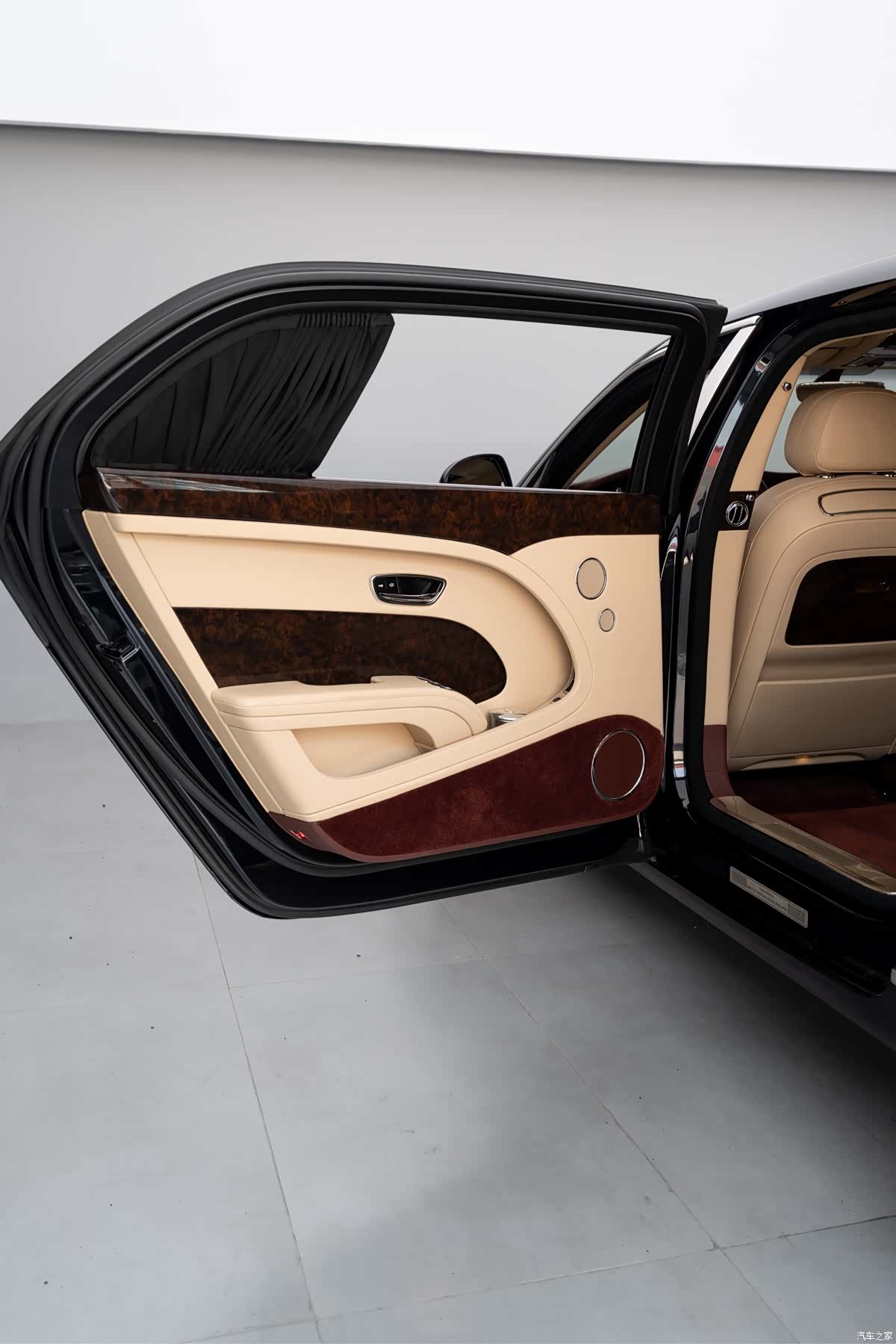 Bentley Mulsanne, 2018 15