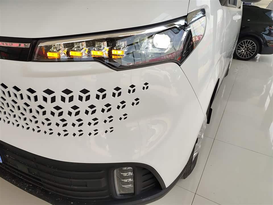 MAXUS Xintu V70 MAXUS Xintu V70
