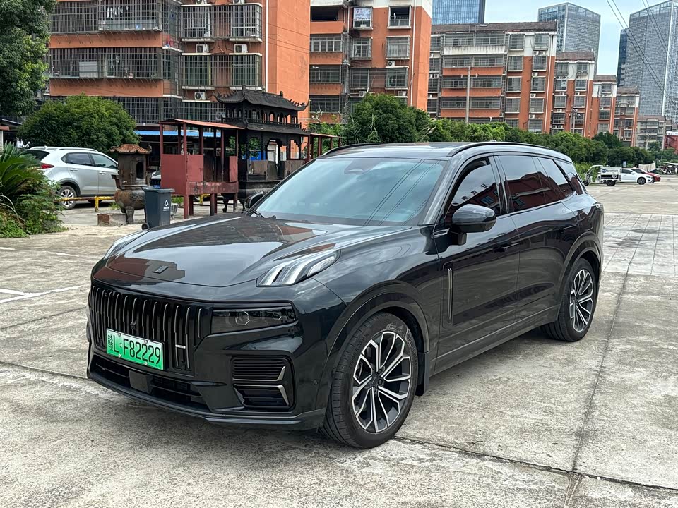 Lynk & Co 09