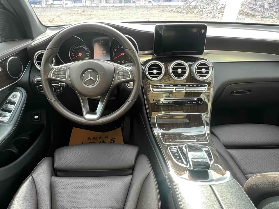 Mercedes-Benz GLC Mercedes-Benz GLC
