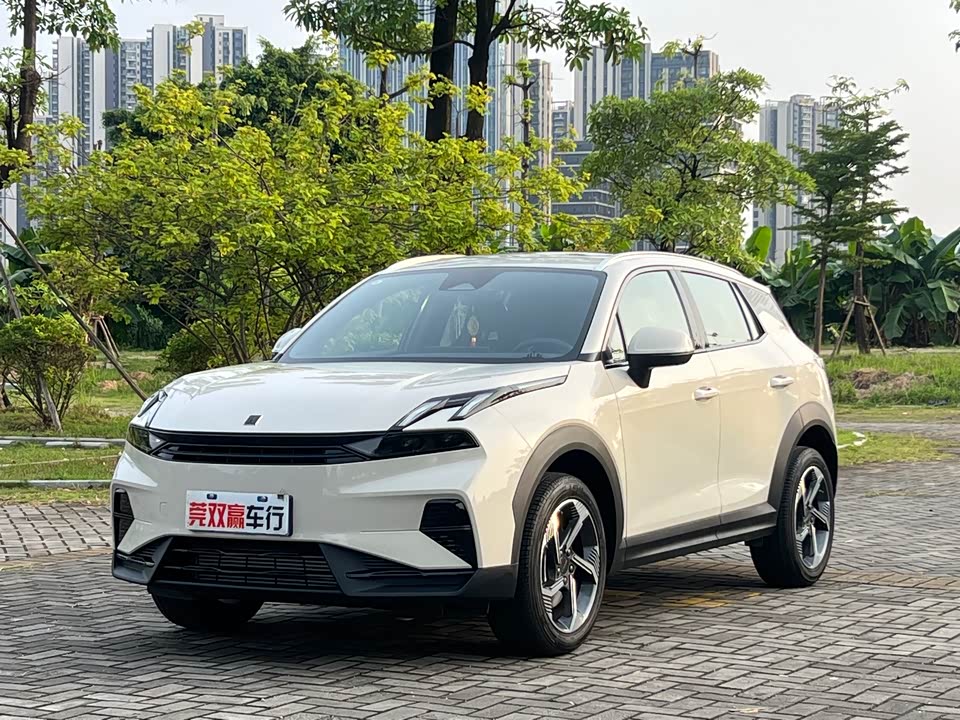 Lynk & Co 06