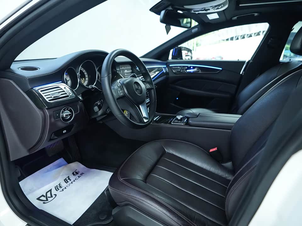 Mercedes-Benz CLS Mercedes-Benz CLS