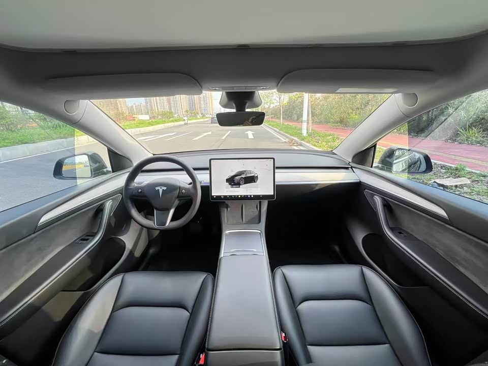 Tesla Model Y Tesla Model Y