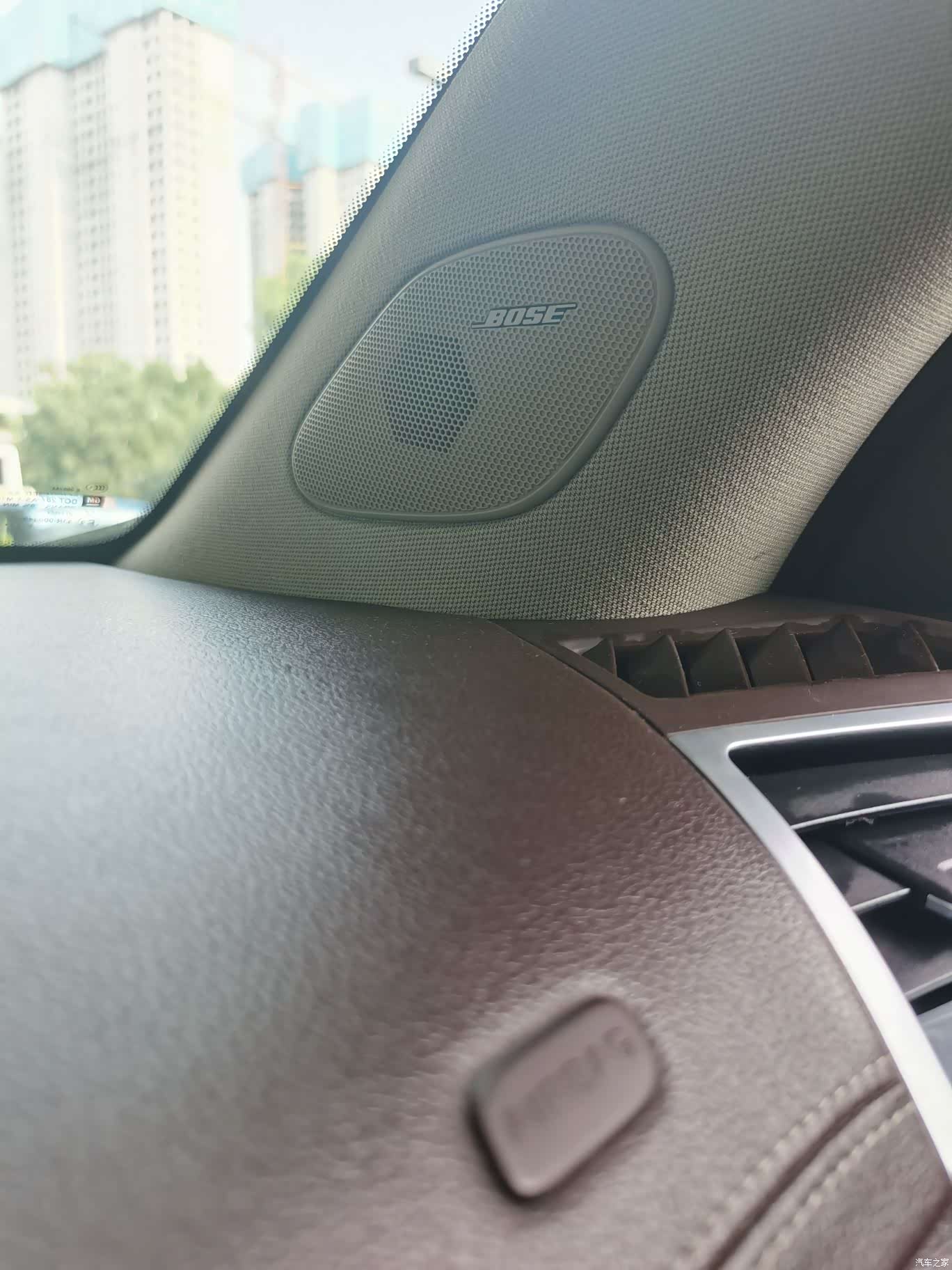 Cadillac SRX, 2011 9