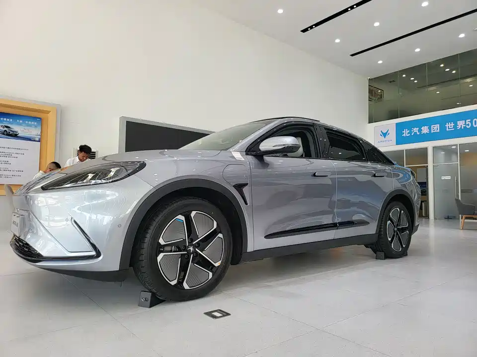 ARCFOX Polar Fox Alpha S6