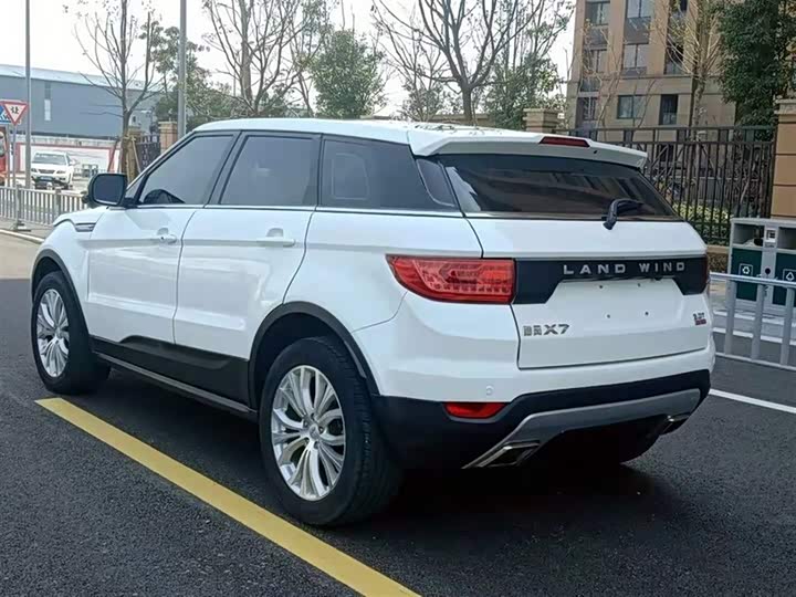 陆风x7 2016款 2.0t 全景尊享版