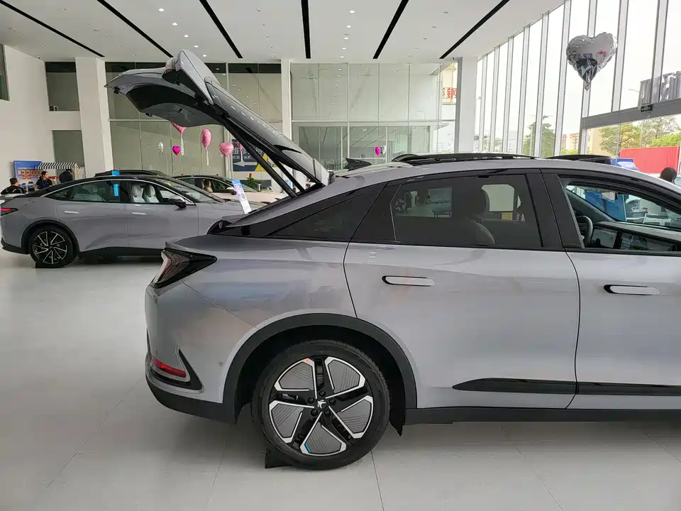 ARCFOX Polar Fox Alpha S6