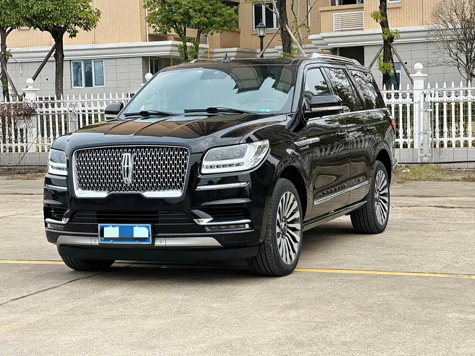 Lincoln Navigator