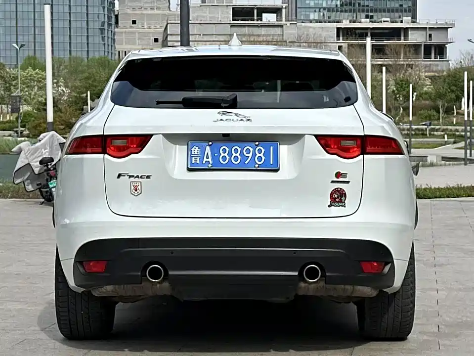 Jaguar F-PACE