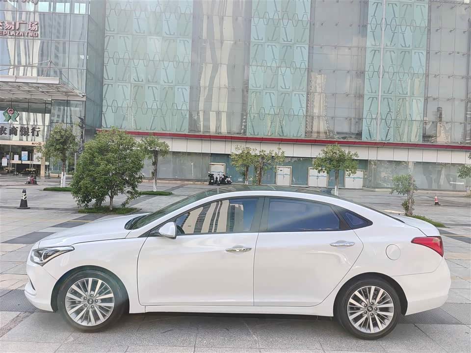 Hyundai Name picture